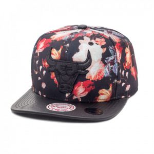 bone-mitchell-and-ness-snapback-chicago-bulls-antique-floral
